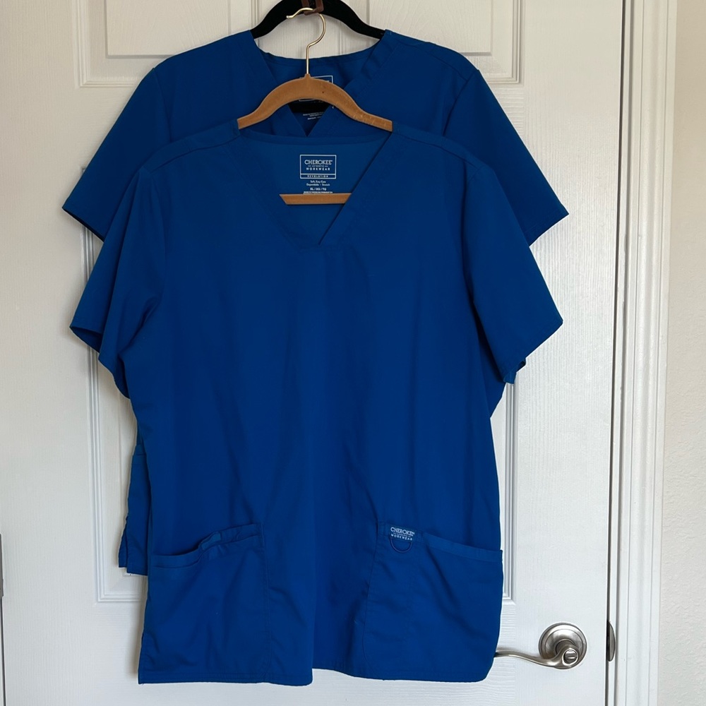 Cherokee Workwear Women’s V-Neck Solid Scrub Top (Set of 2)